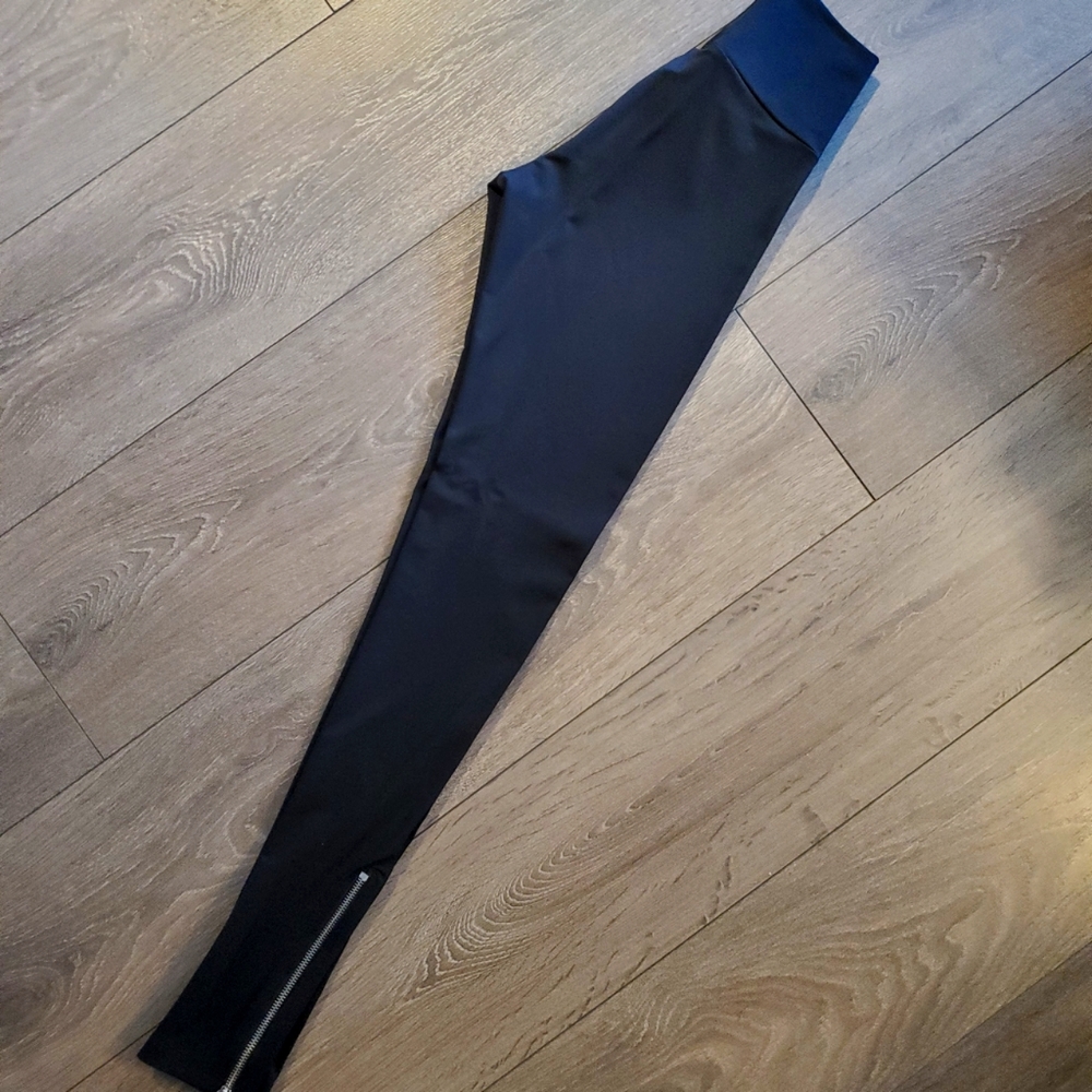New Rock & Republic Leggings with Zipper